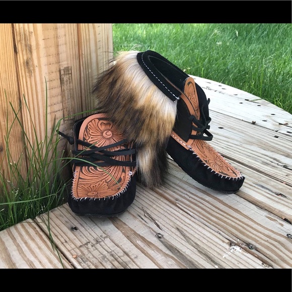 Shoes - Tooled leather & faux fur moccasins
